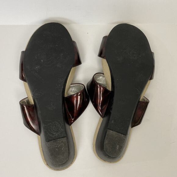 Ros Hommerson Sandals 9 M Brown Tortoise Patent Leather Gold Trim Open Toe Wedge - Picture 9 of 9